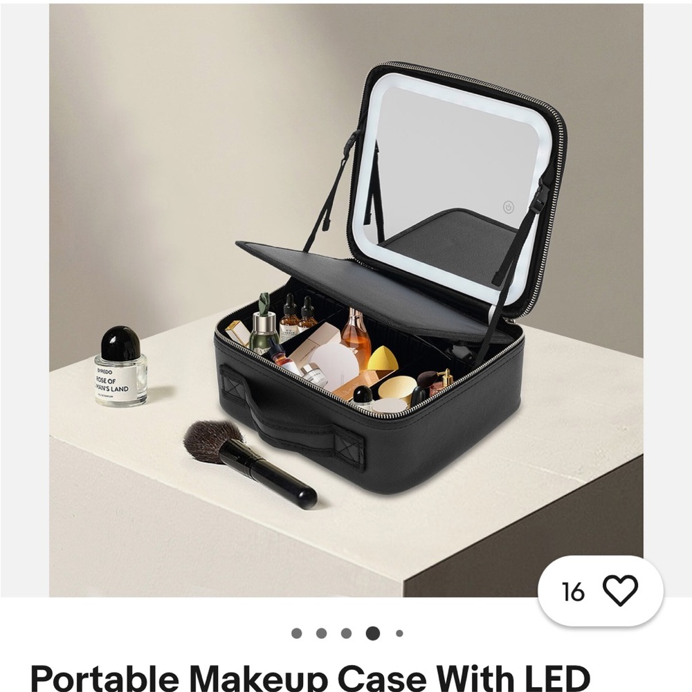 Iceland Black/White Portable Makeup Case with LED Mirror. NWT